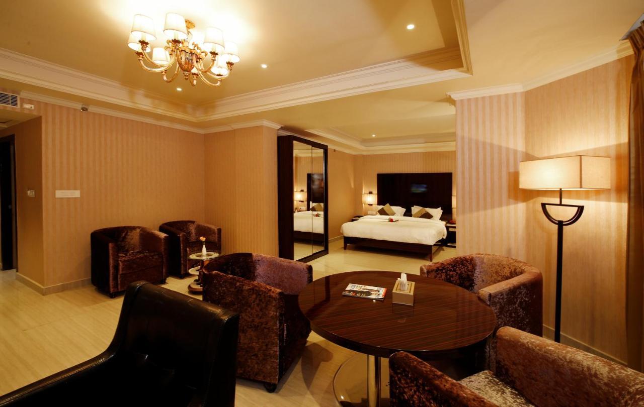 Hotel Park Residency Nilambur Экстерьер фото