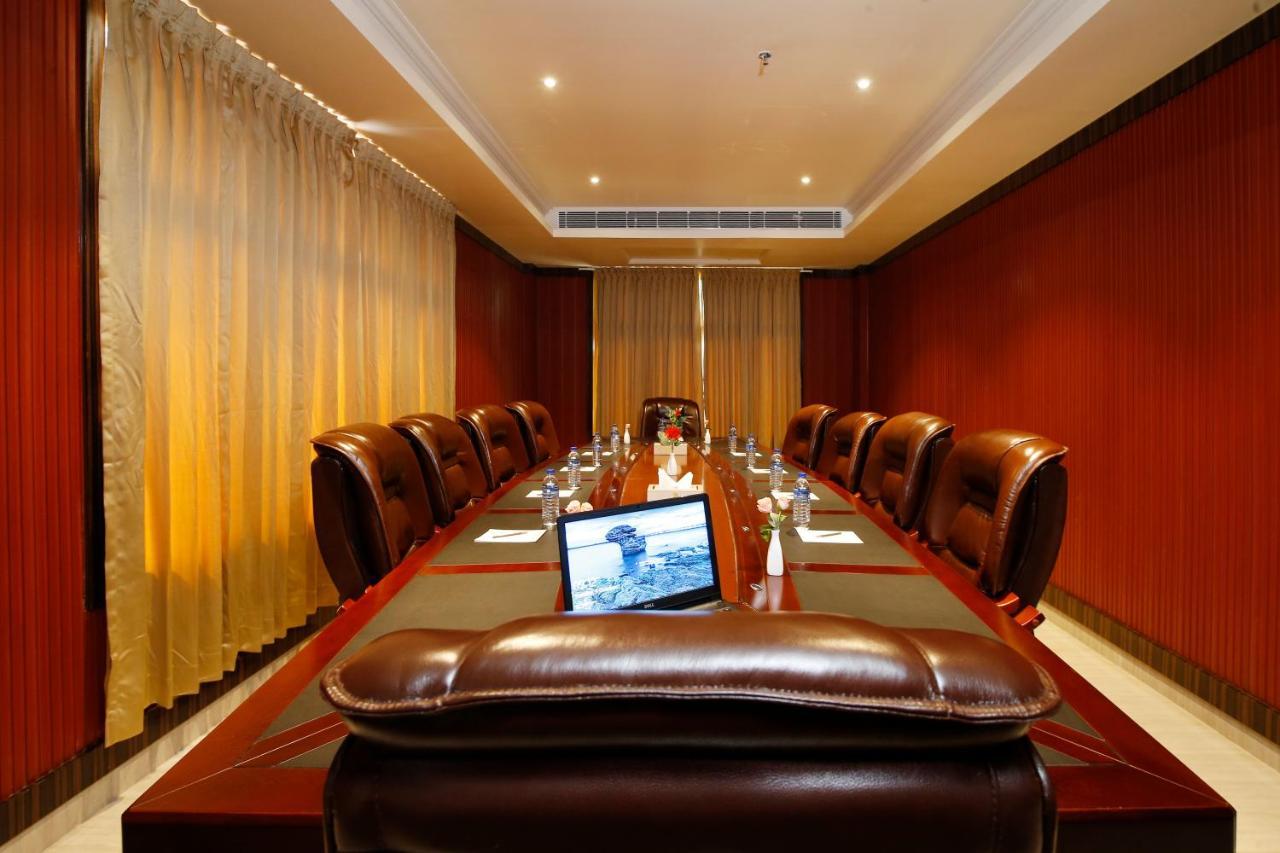 Hotel Park Residency Nilambur Экстерьер фото
